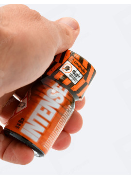 Amyl Intense 30 ml con la mano