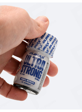 Climax Ultra Strong 30 ml con la mano